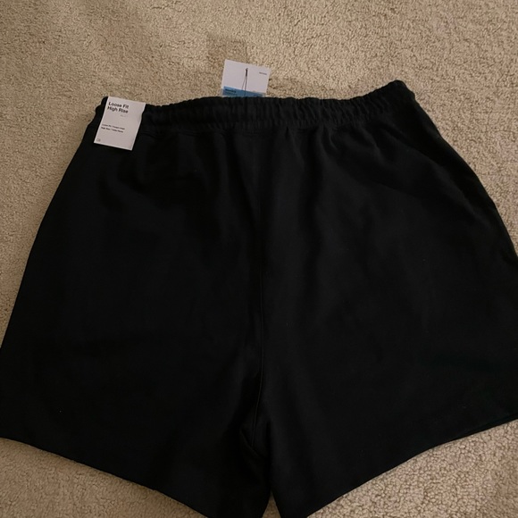Nike shorts - Picture 2 of 2
